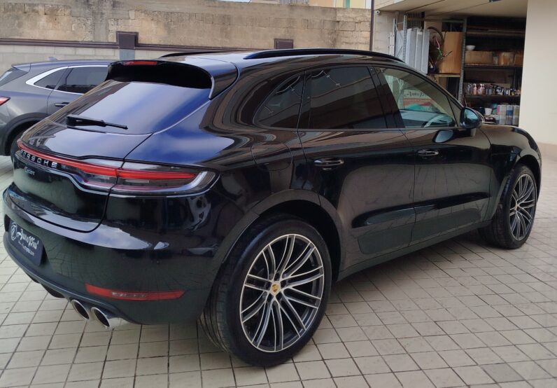
								PORSCHE MACAN full									