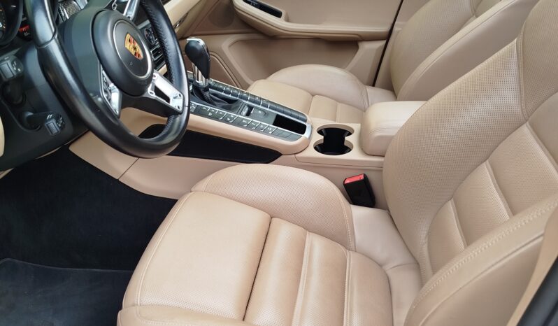 
								PORSCHE MACAN full									