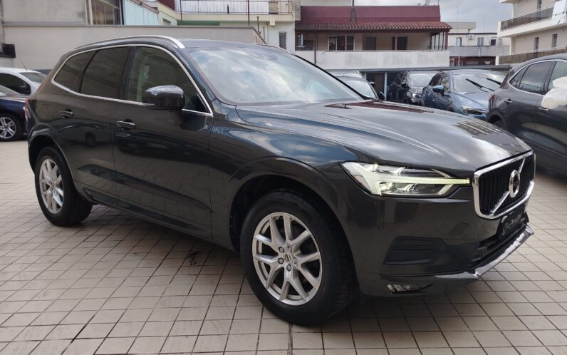 
								VOLVO XC60 D4 MOMENTUM GEARTRONIC AWD full									