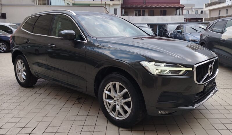 
								VOLVO XC60 D4 MOMENTUM GEARTRONIC AWD full									