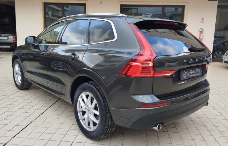 
								VOLVO XC60 D4 MOMENTUM GEARTRONIC AWD full									