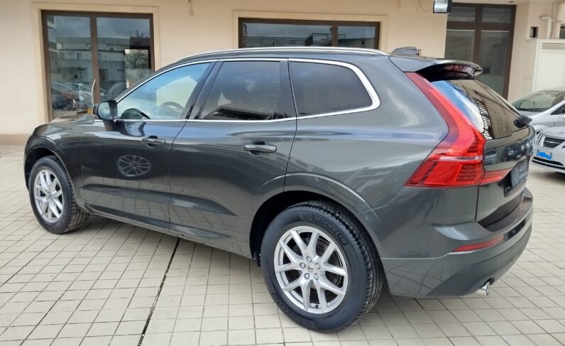 
								VOLVO XC60 D4 MOMENTUM GEARTRONIC AWD full									