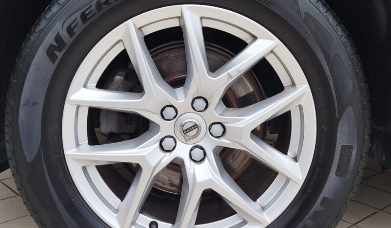 
								VOLVO XC60 D4 MOMENTUM GEARTRONIC AWD full									