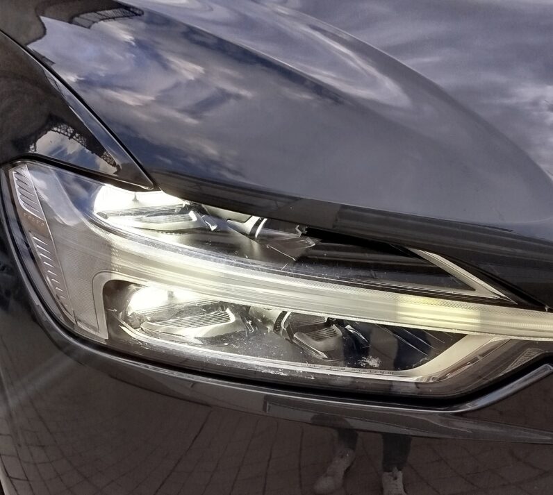 
								VOLVO XC60 D4 MOMENTUM GEARTRONIC AWD full									
