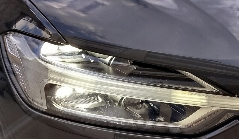 
								VOLVO XC60 D4 MOMENTUM GEARTRONIC AWD full									