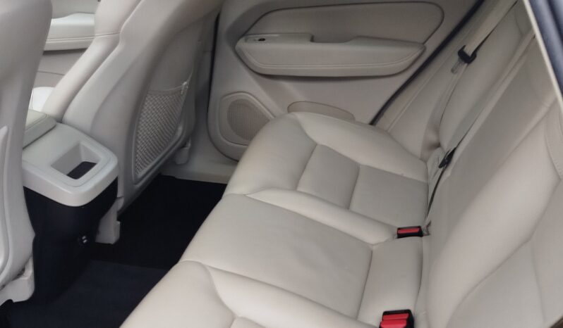 
								VOLVO XC60 D4 MOMENTUM GEARTRONIC AWD full									
