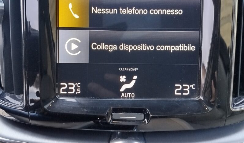 
								VOLVO XC60 D4 MOMENTUM GEARTRONIC AWD full									