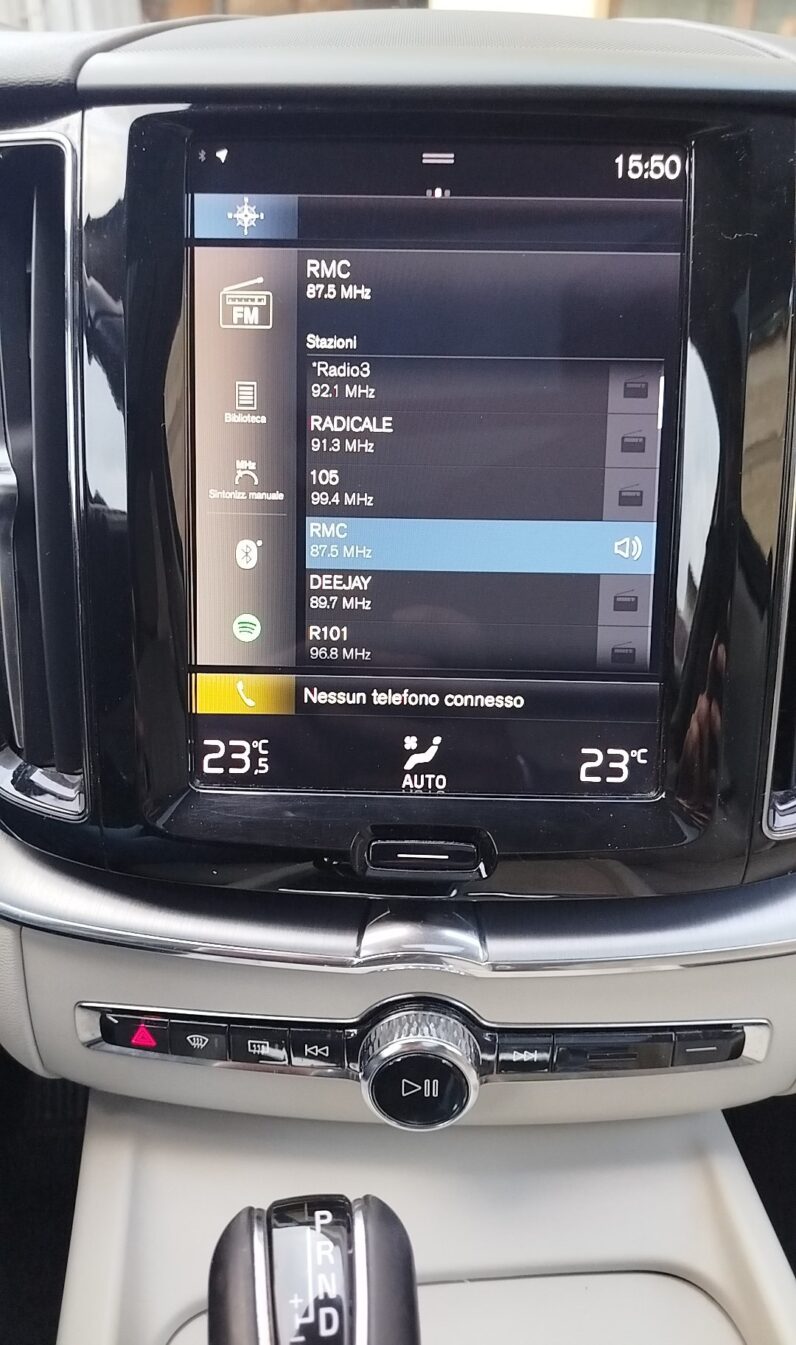 
								VOLVO XC60 D4 MOMENTUM GEARTRONIC AWD full									