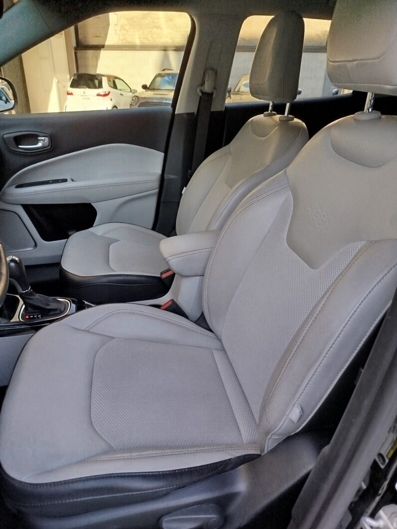 
								JEEP COMPASS 2.0 MULTIJET II 4WD LIMITED AUT. full									