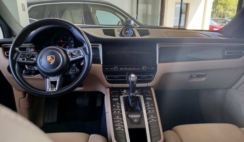 
								PORSCHE MACAN full									