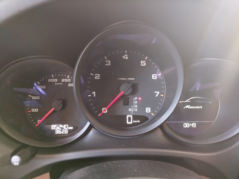 
								PORSCHE MACAN full									