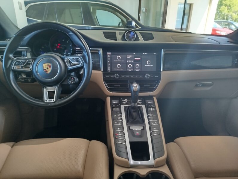 
								PORSCHE MACAN full									