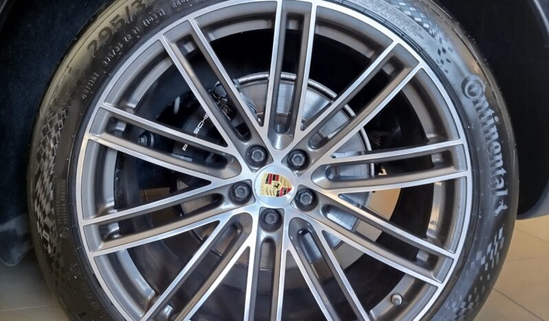 
								PORSCHE MACAN full									