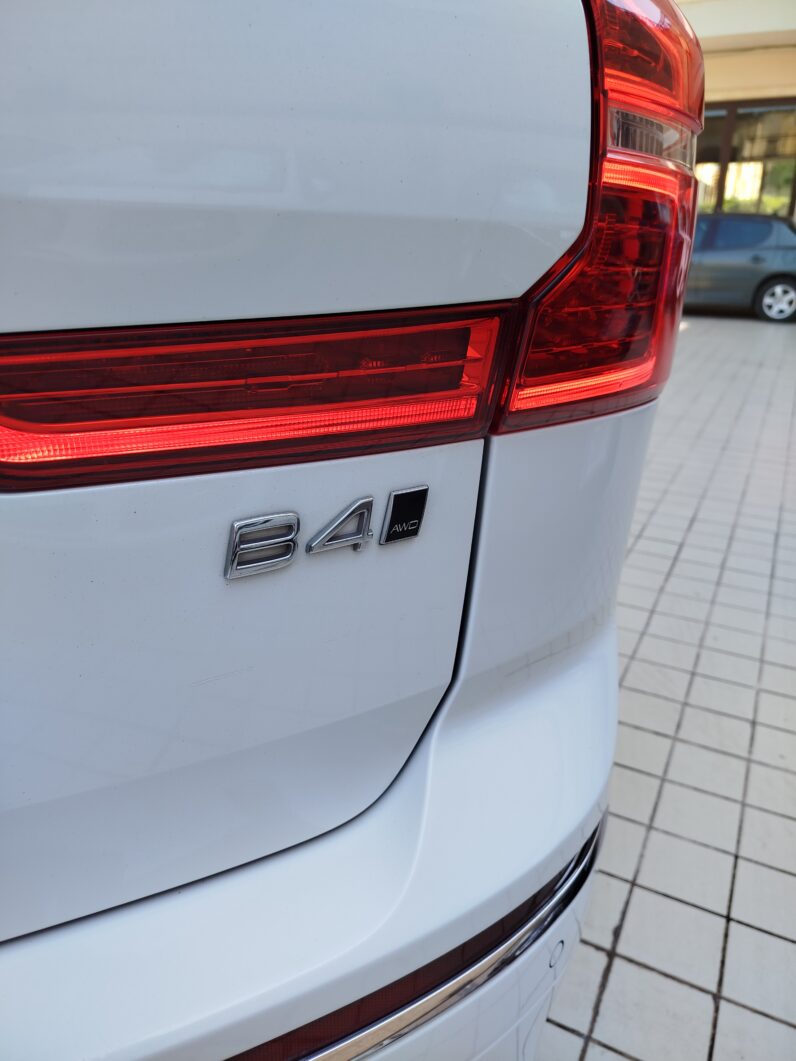
								VOLVO XC60 D4 ISCRIPTION AWD GEARTRONIC full									
