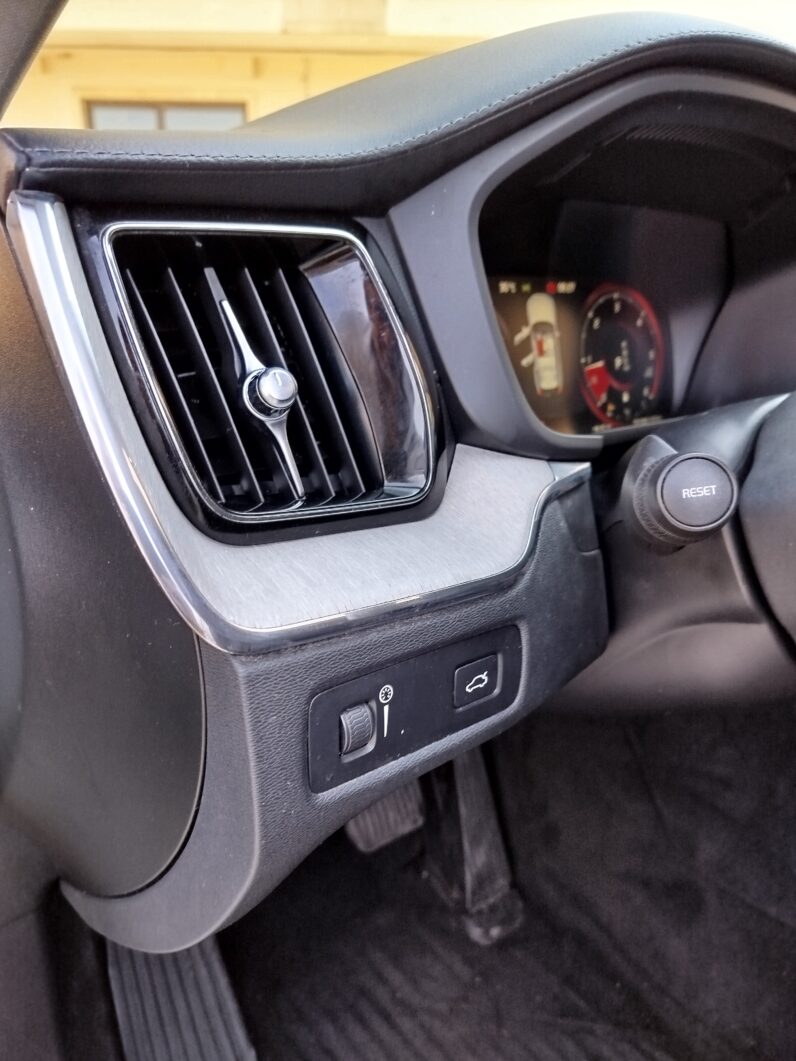 
								VOLVO XC60 D4 ISCRIPTION AWD GEARTRONIC full									