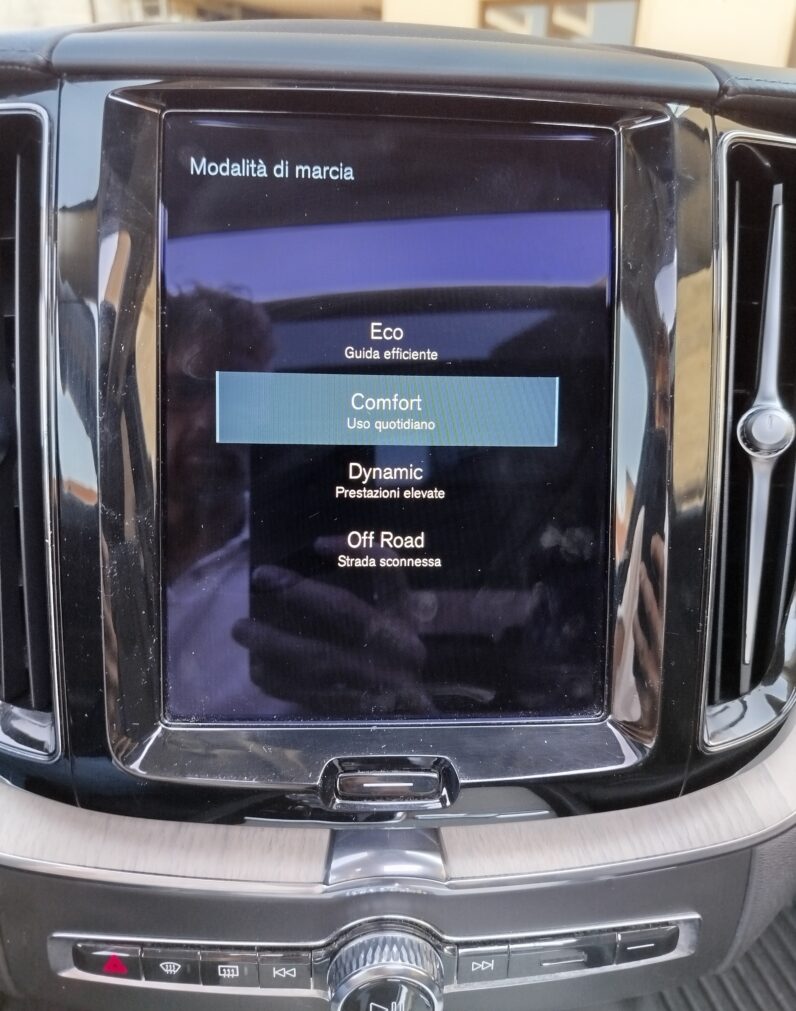 
								VOLVO XC60 D4 ISCRIPTION AWD GEARTRONIC full									