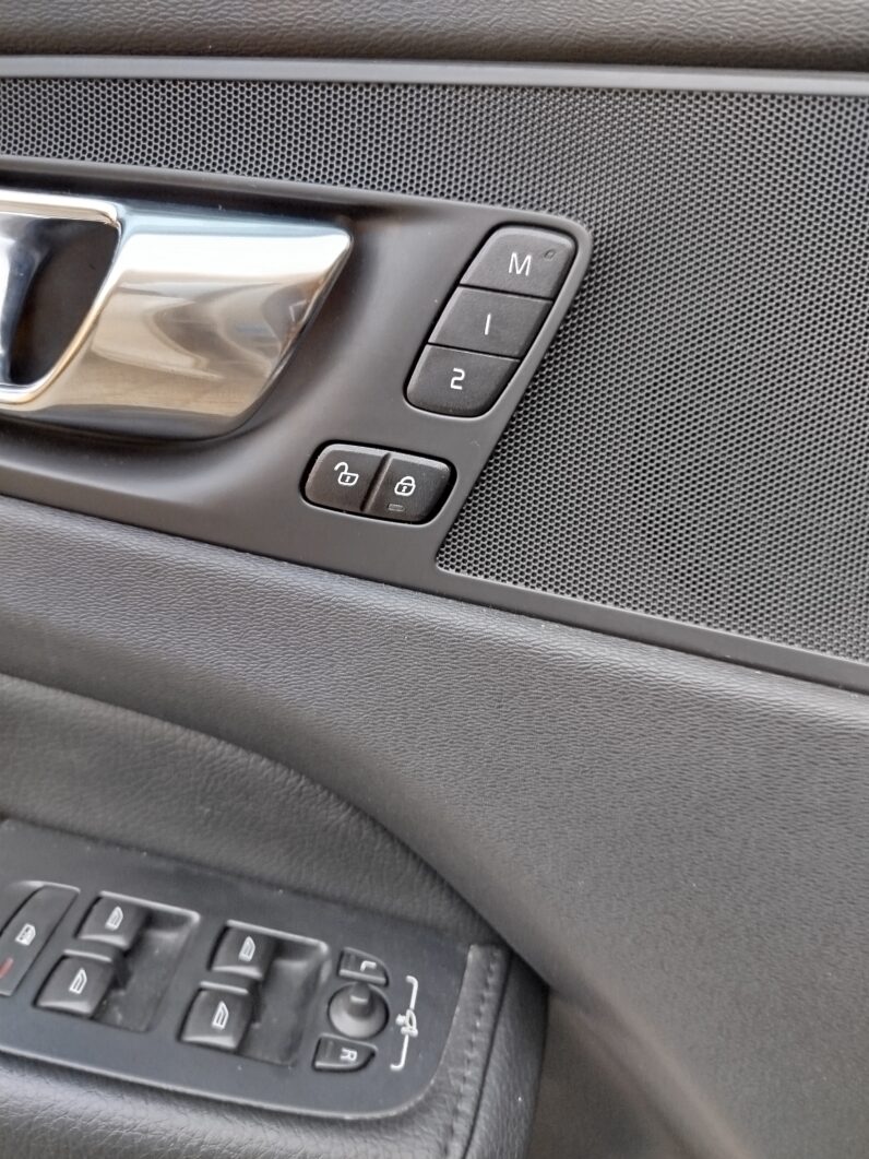 
								VOLVO XC60 D4 ISCRIPTION AWD GEARTRONIC full									